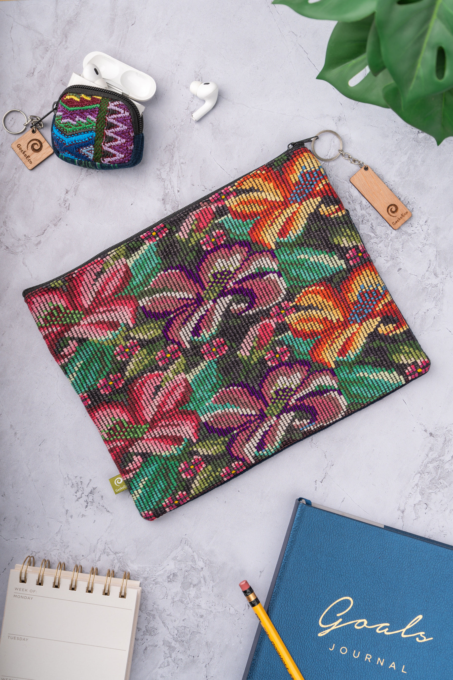 Estuche XL con Huipil  - Tono: Rosa/Morado/Verde/Naranja