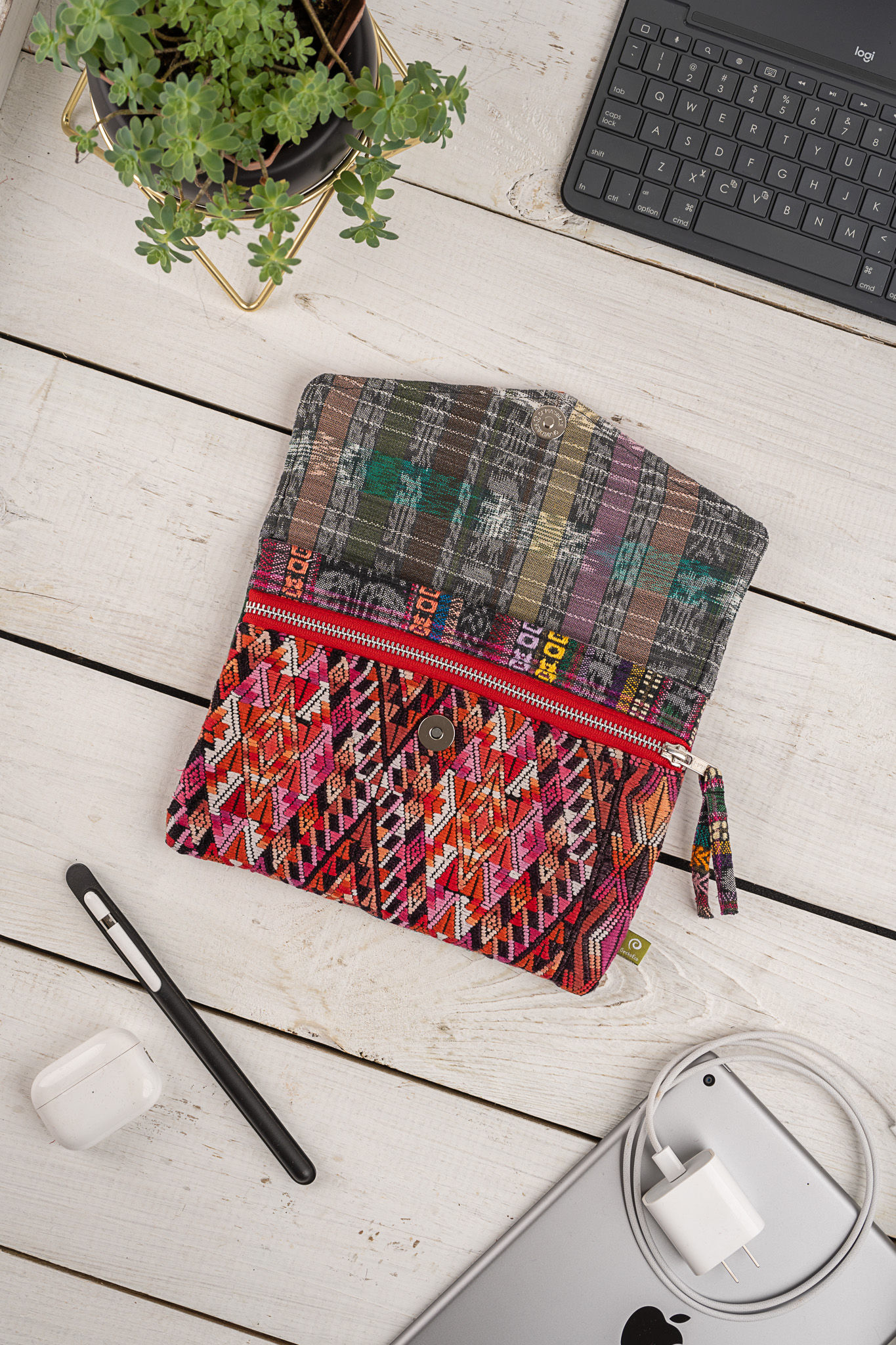 Funda Tablet Mini Huipil - 8" - 9" - TonoNaranja/Rosa/Negro/Multicolor