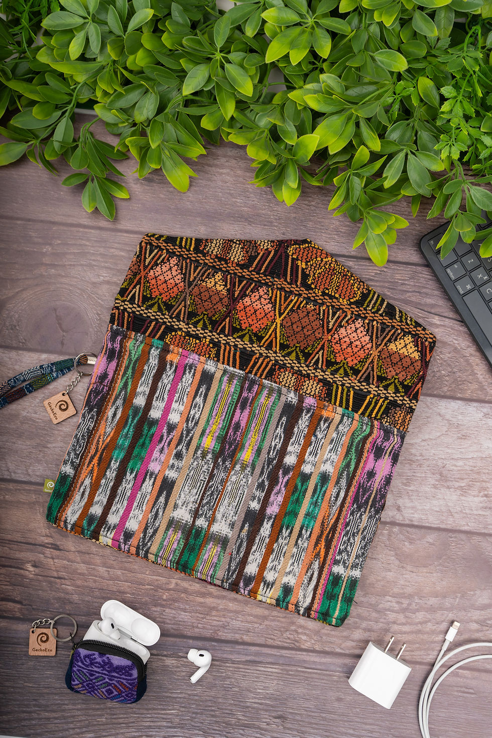 Miniatura: Funda Tablet Med Huipil - 10" - 11.5" - Tono Café/Negro/multicolor