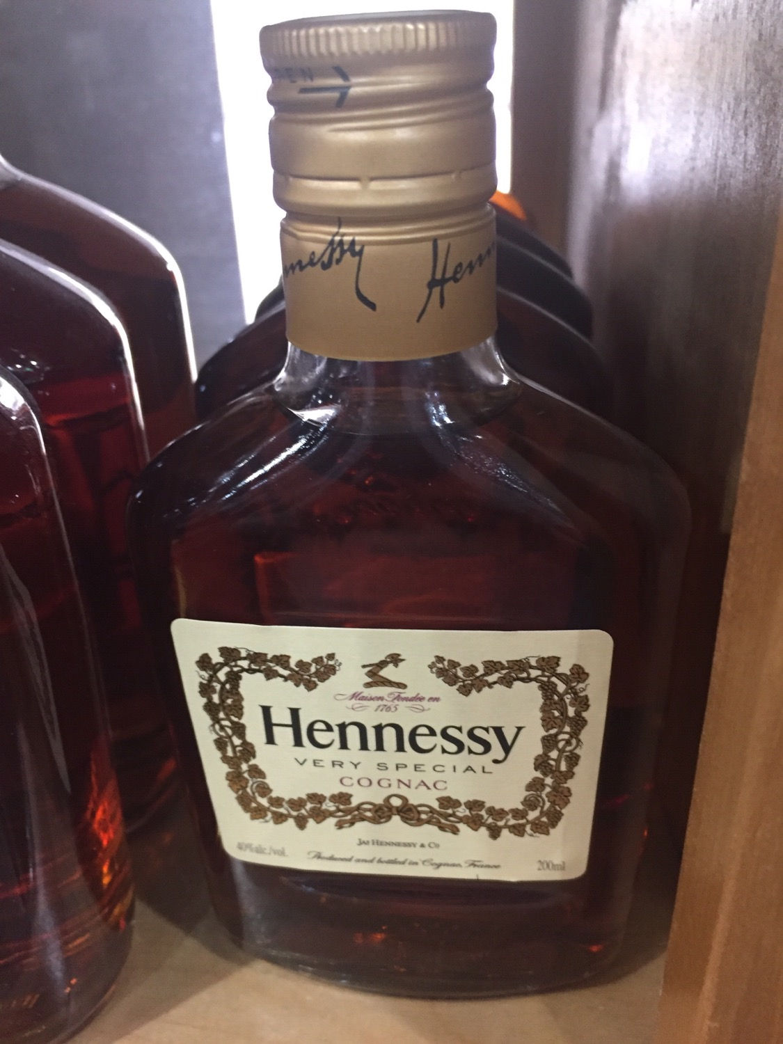 HENNESSY VS COGNAC 200