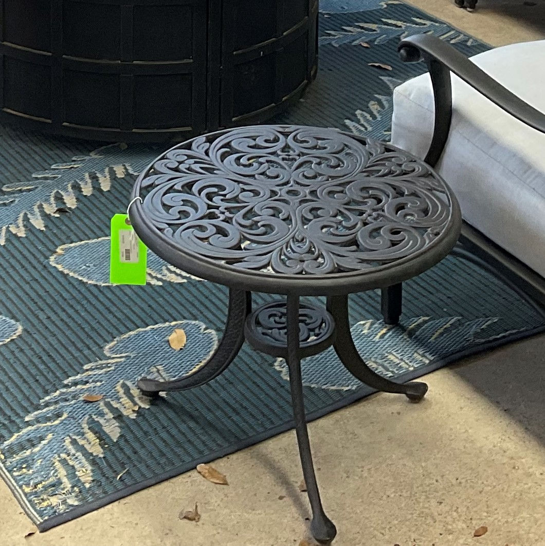 TABLE TEA ROUND CHATEAU