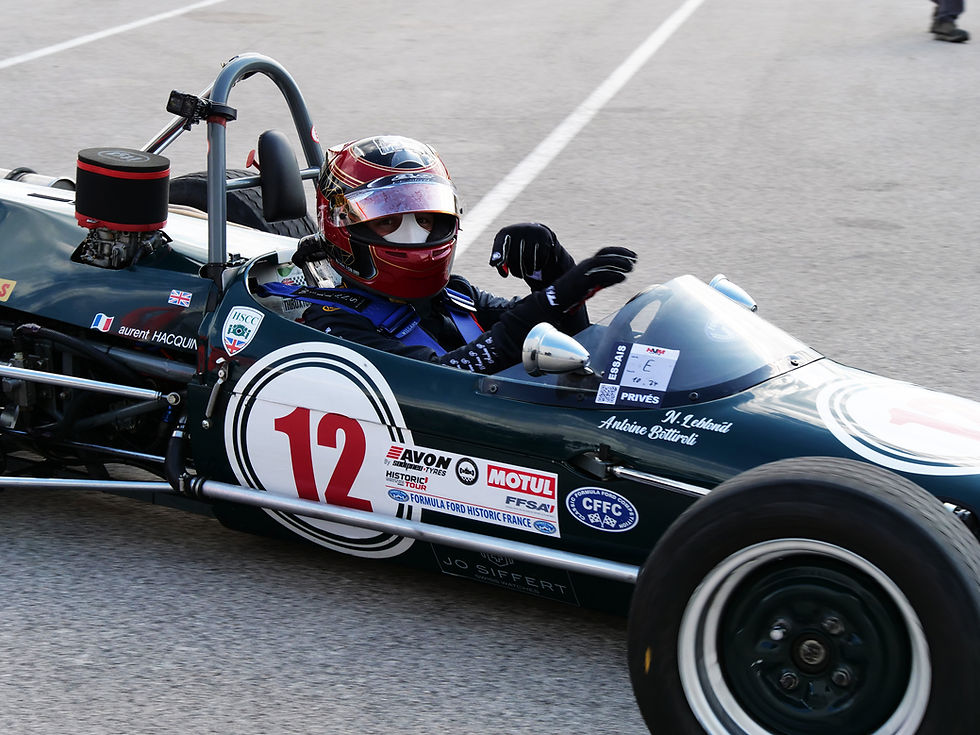 サムネイル： Gloves Legacy FIA8856-2018