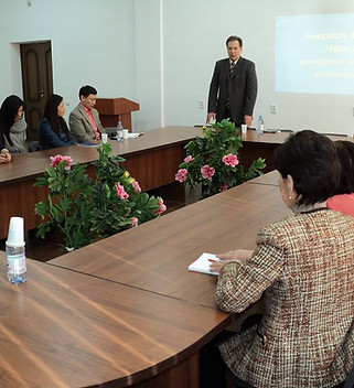 Лекция в КазНУ.jpg
