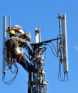 telecom-antenna-workers-869x1024.jpg