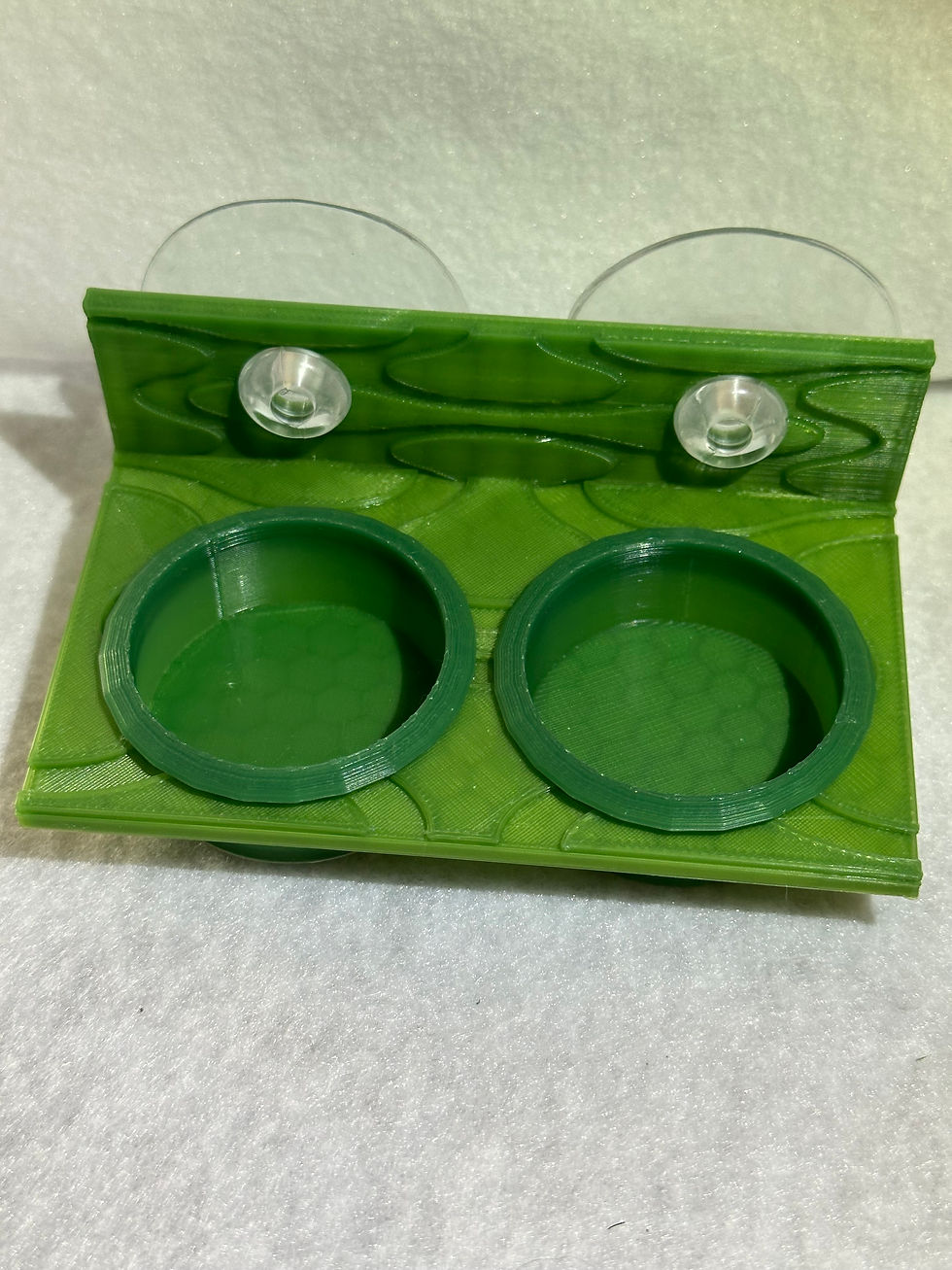 Reptile Feeder With Reusable Cups