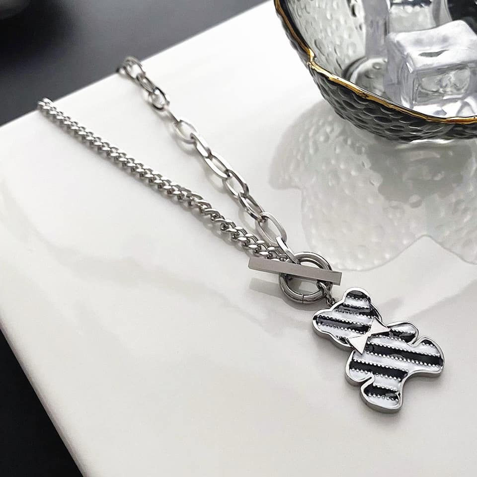 Thumbnail: STRIPED BEAR PENDANT OT BUCKLE CHAIN NECKLACE