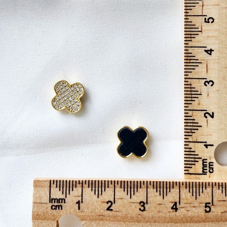 Thumbnail: LUCKY CLOVER DOUBLE SIDED WEAR MAGNETIC EARRINGS