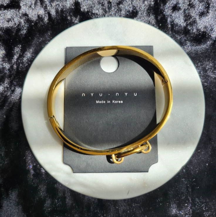 Thumbnail: METAL GEOMETRIC DESIGN GLAZED BANGLE