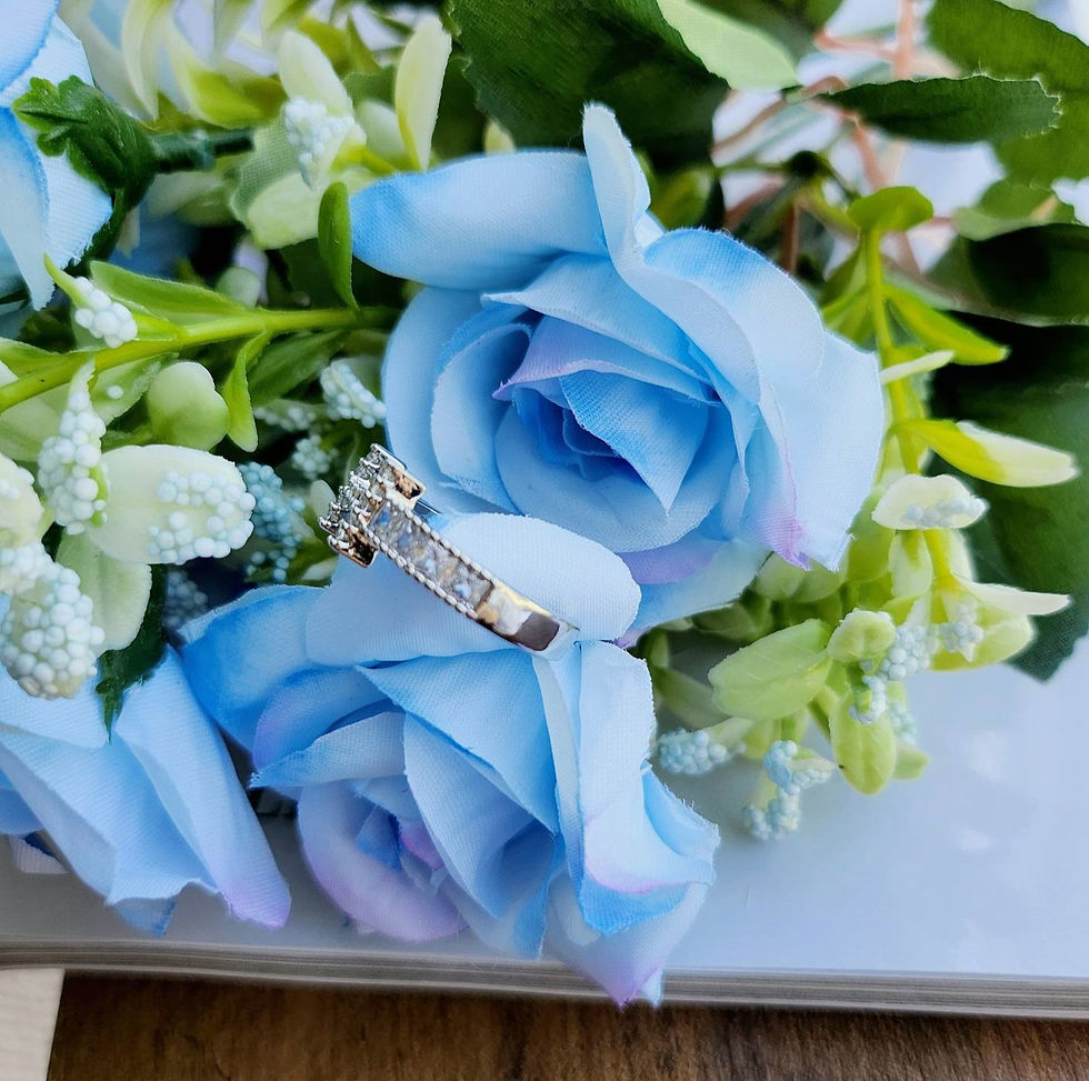 Thumbnail: GLITTERY CRYSTAL LETTER H OPEN RING