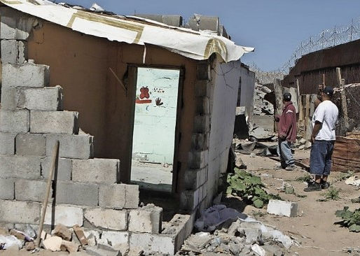 Operativo urbano en Juárez deja hogares destruidos y vecinos afectados junto al muro fronterizo