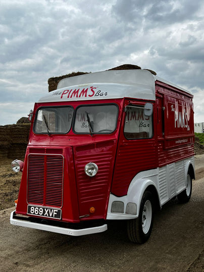 Pimms bar van
