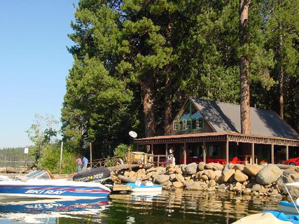 lake-of-the-woods-marina.jpg