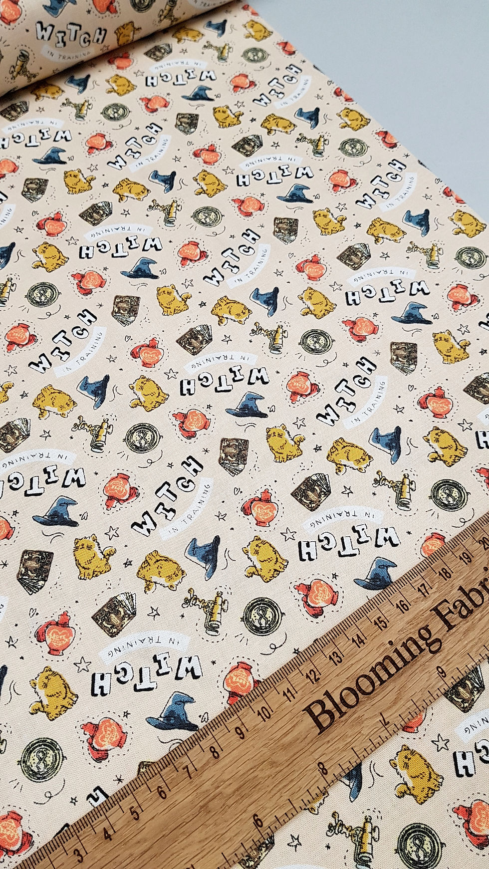 Miniatura: Apricot Witch in Training, Harry Potter 100% cotton fabric