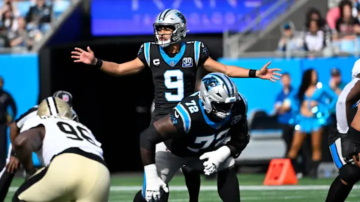 Bryce Young calling the offensive play against the Saints.