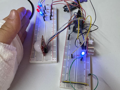 Sensing Presence: A Live Music Video Gallery Prototype