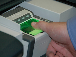 What is a different between Livescan and traditional ink fingerprint?