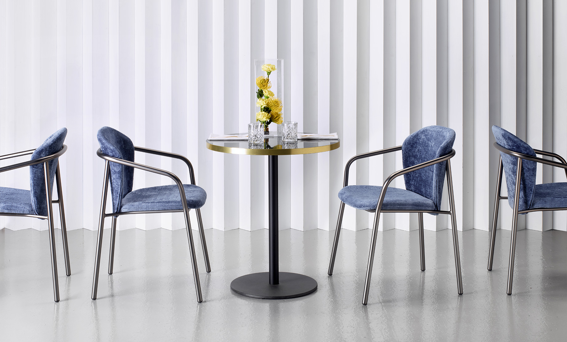 Tampo Tiffany laminado ABS efeito latão 30 mm — S•CAB — ambiente da coleção