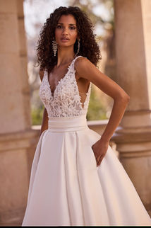  vestido de noiva princesa com corpete em renda floral contrastante e saia em mikado