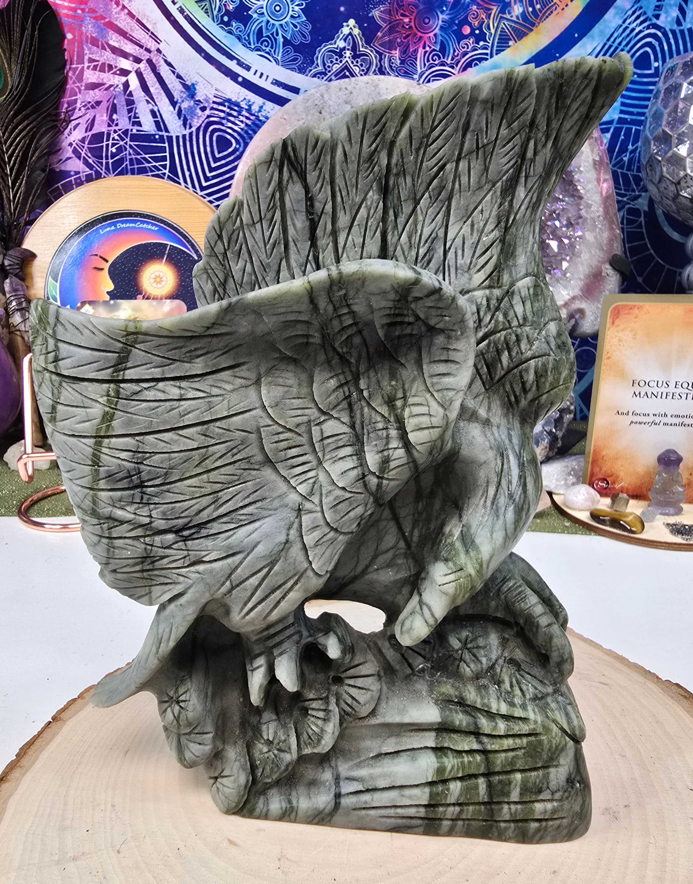 Green Jade Eage Carving