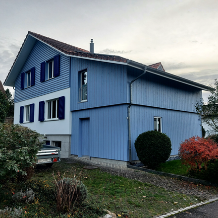 Fassadenrenovation mit Holzschalung