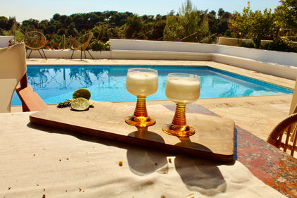 OUTDOOR ENTERTAINING.JPG