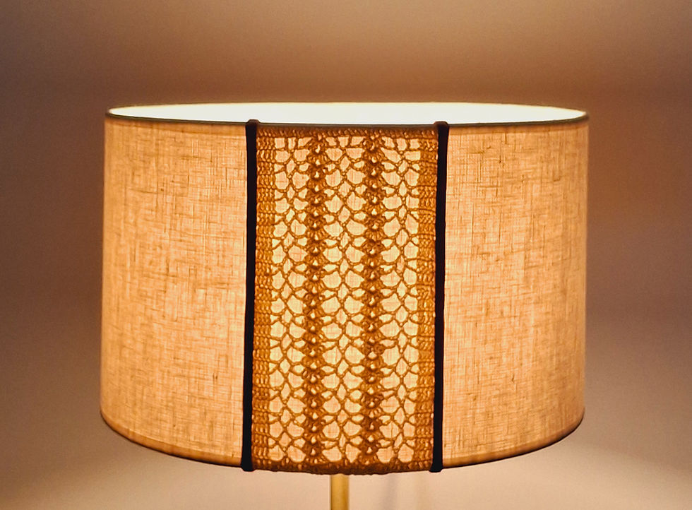 Miniatura: abajur bege com crochet e veludo