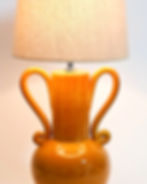 Candeeiro amarelo estilo cântaro