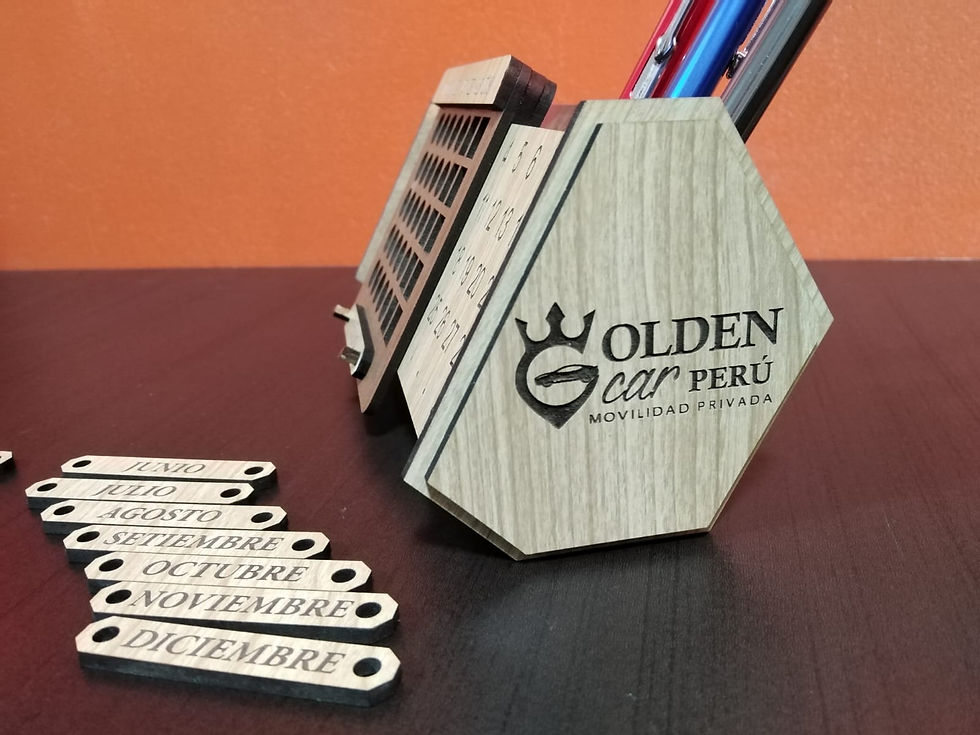Thumbnail: PORTA LAPICERO, TARJERO Y CALENDARIO