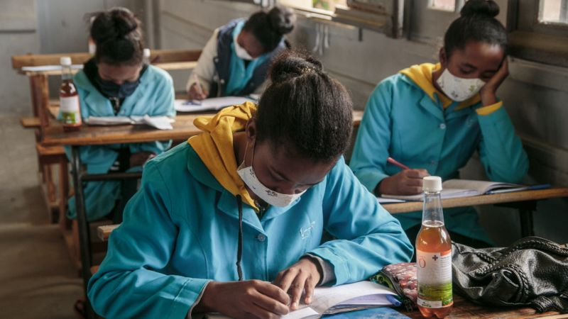 Crianças em idade escolar estão sendo incentivadas a usar o tônico não comprovado para melhorar sua saúde