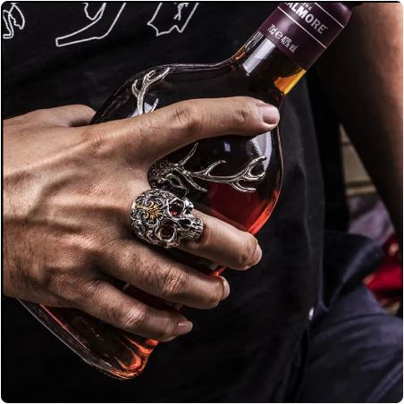 Miniatura: Anello Stile Punk SKULL with RUBY EYES