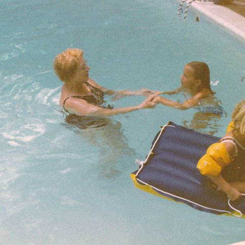 1980s betty, liza and laura in pool