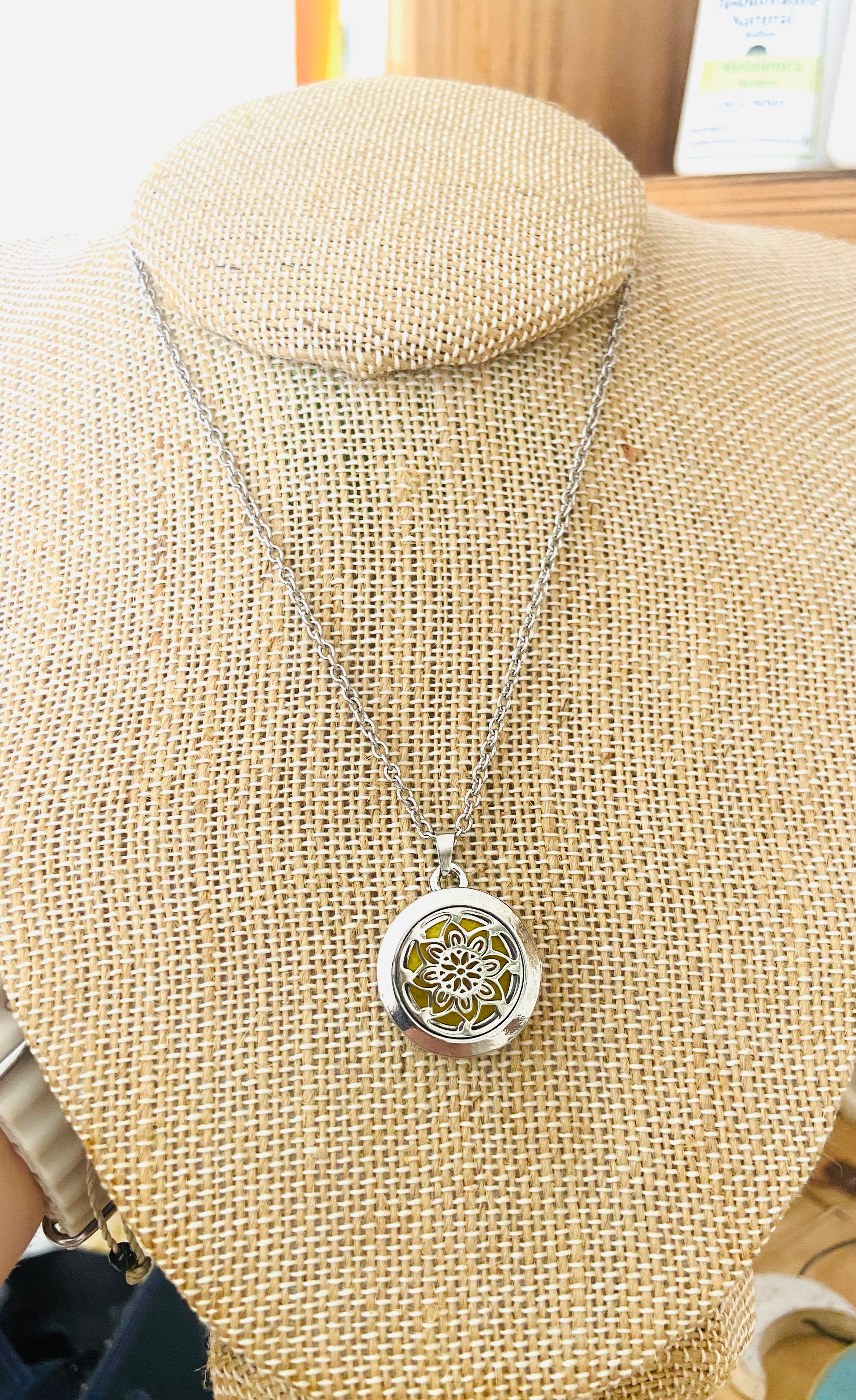 Colar Difusor pessoal - Modelo Sol - aço inox 