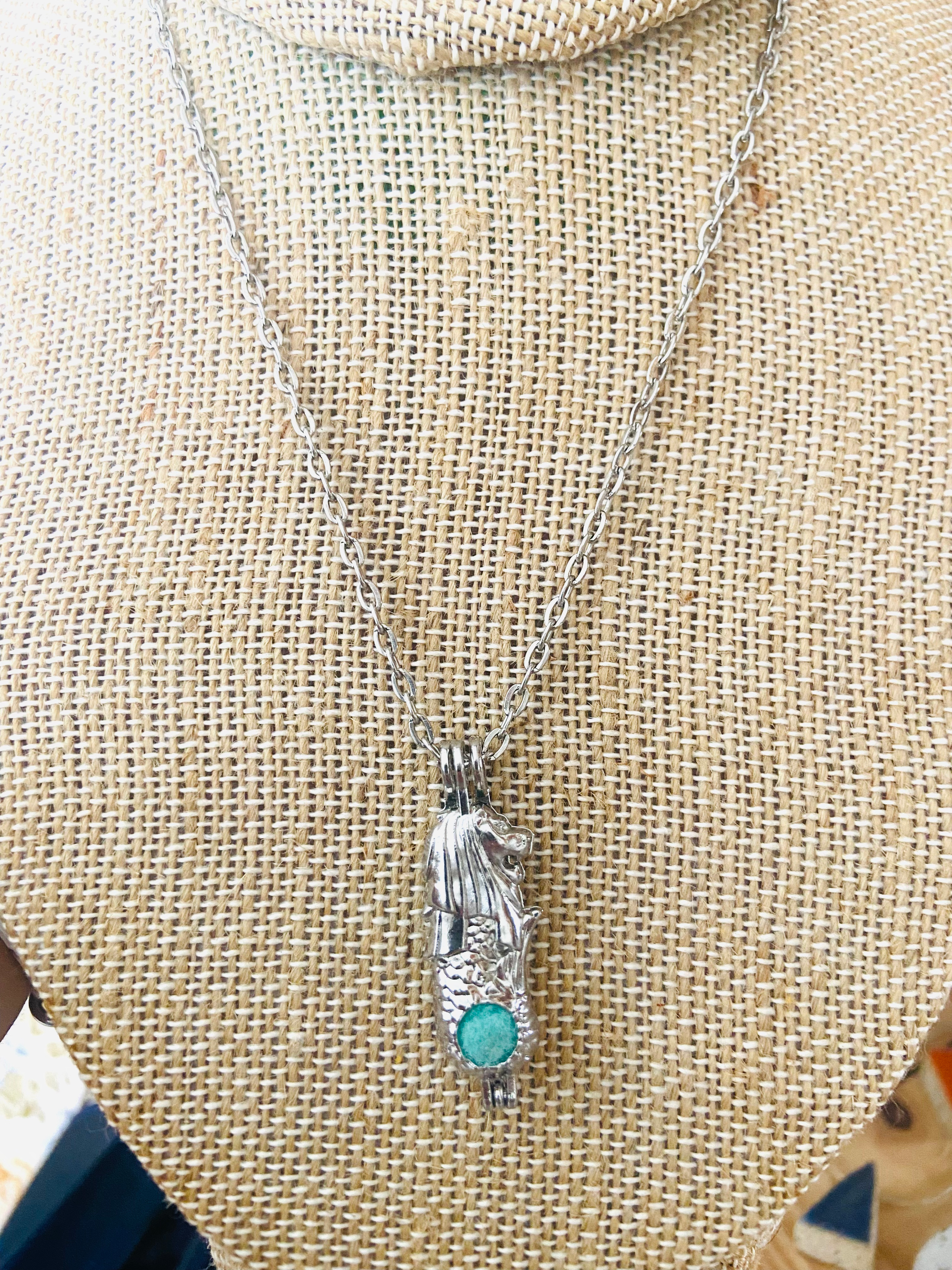 Colar Difusor pessoal - Modelo Leão - Aço inox