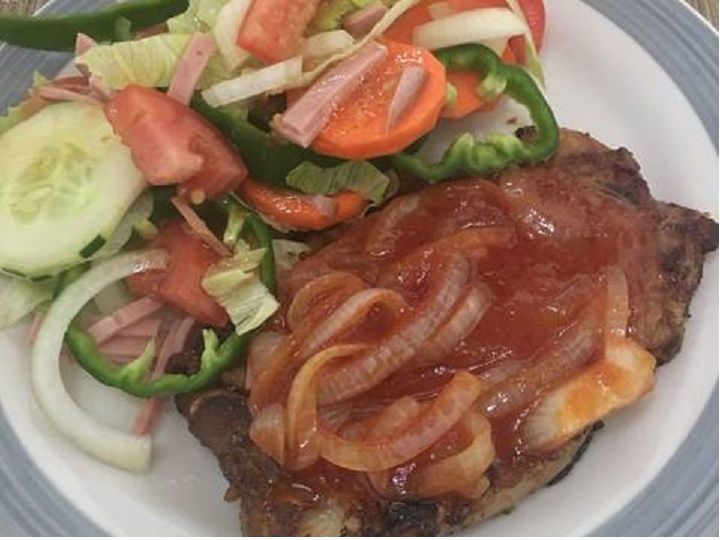 Chuleta encebollada $2.50