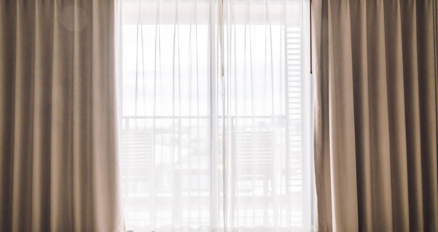 Habillage de fenêtres, rideaux et voilages sur mesure