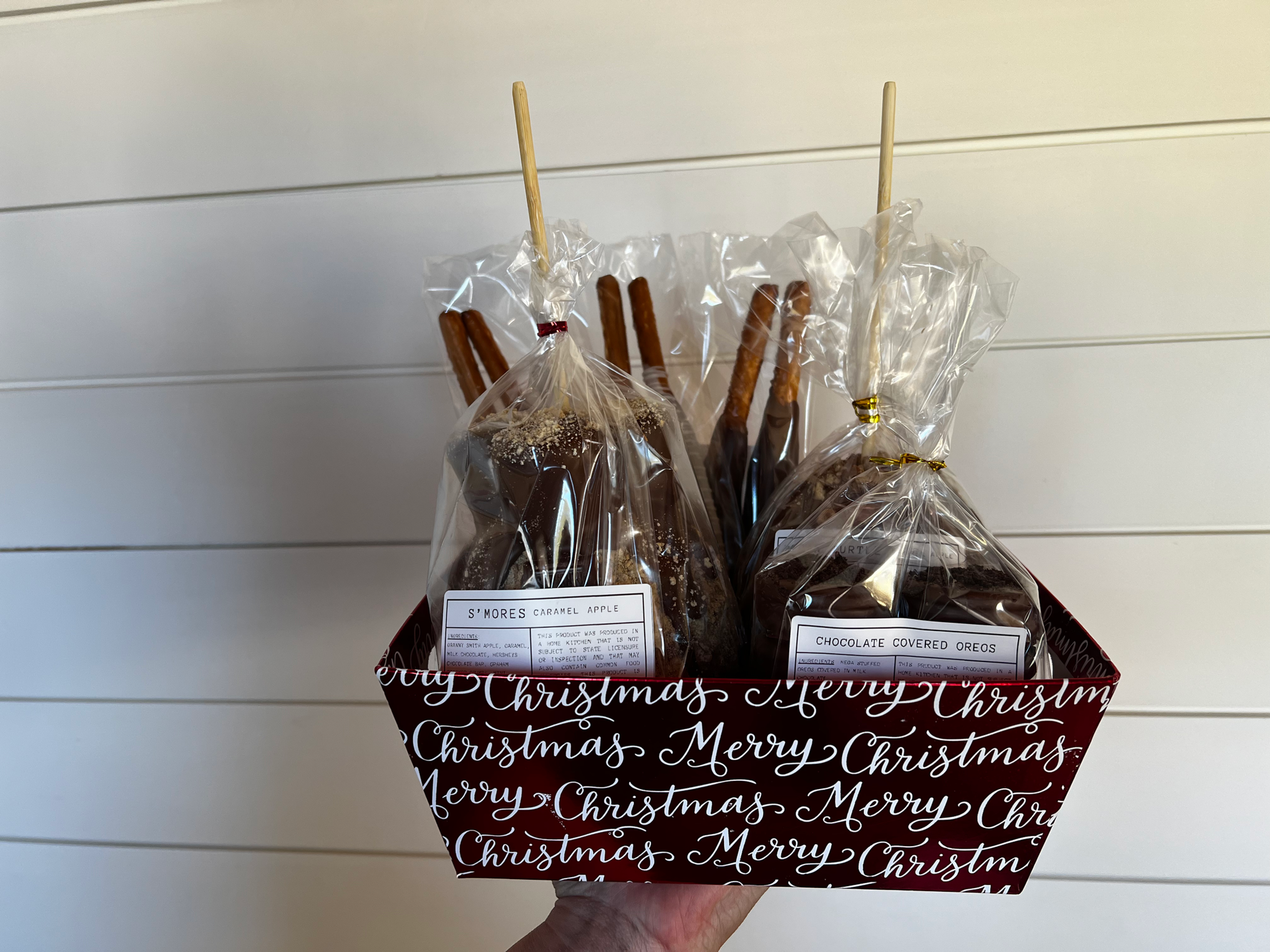 Small holiday basket