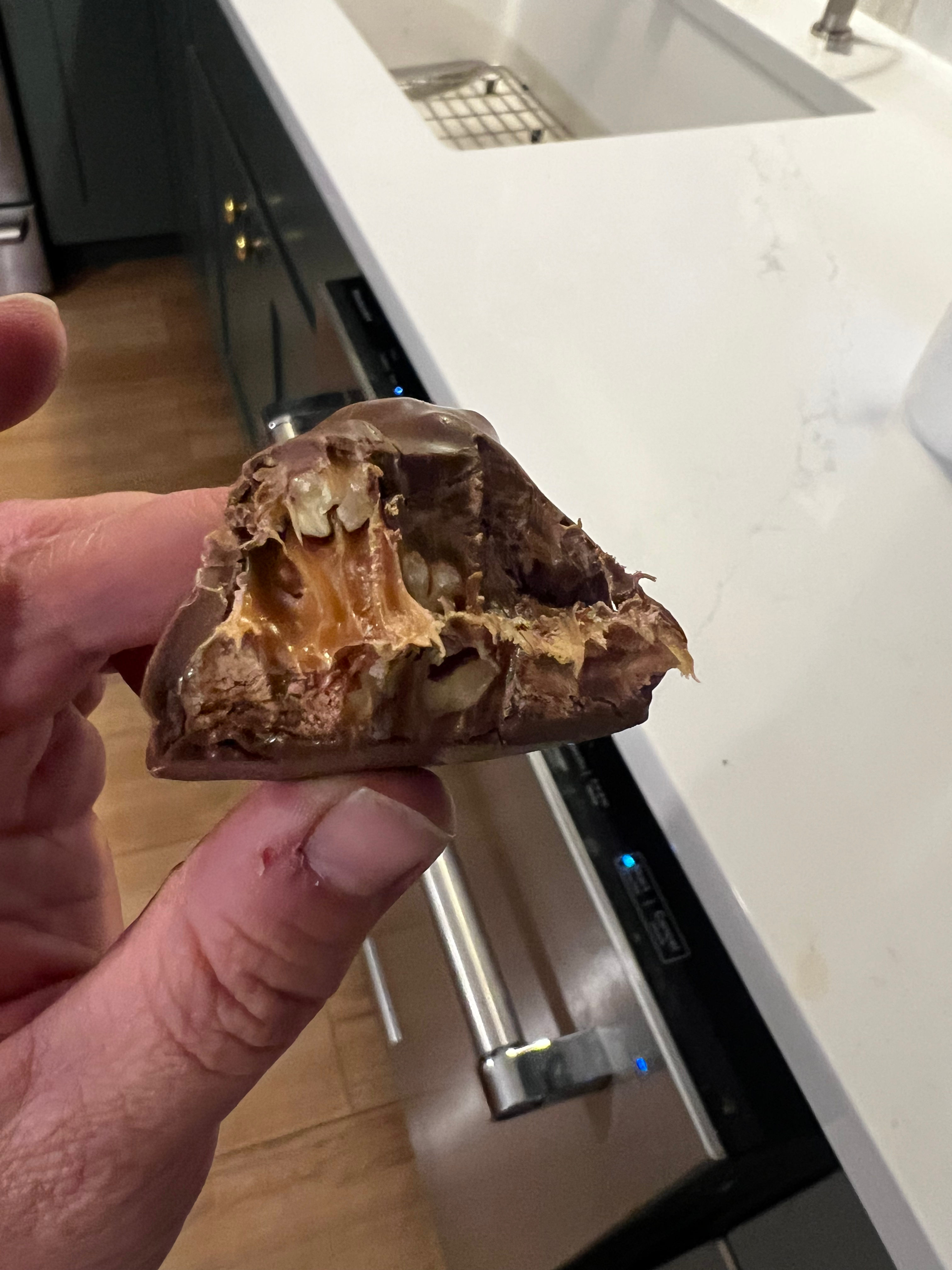 MILK CHOCOLATE CARAMEL PECAN CLUSTERS 11 OZ. POUCH