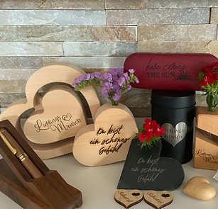 holz Herzen , Brillenetui, Vase mit gelaserten Sprüchen zum Valentinstag