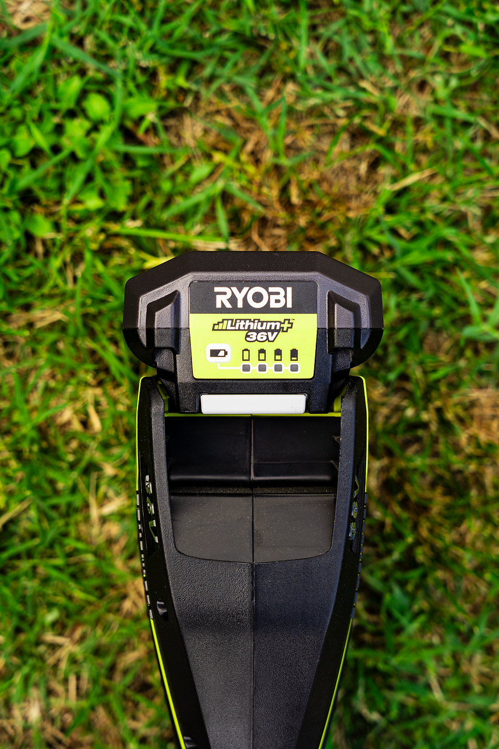 Miniatura: TOSAERBA A FILO RYOBI 36V