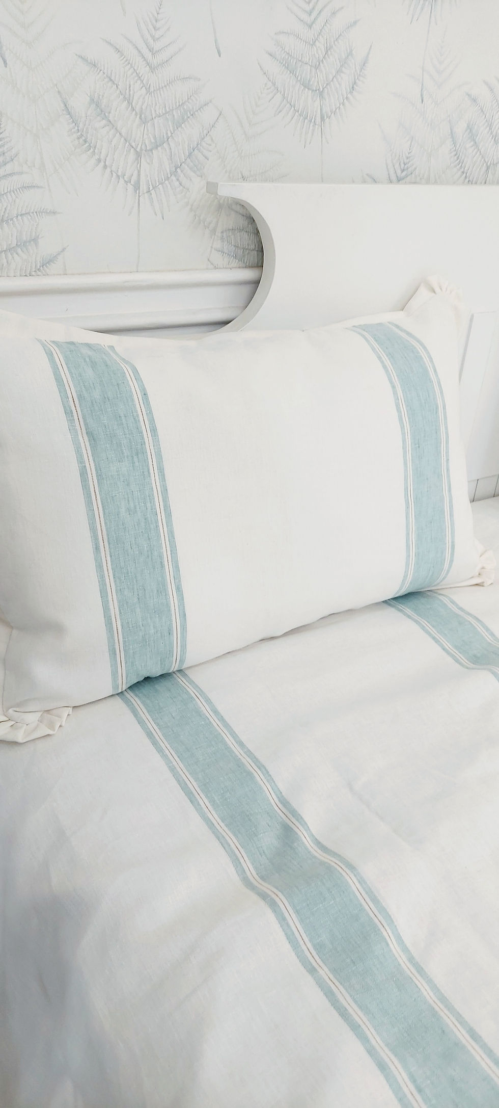Thumbnail: Luxury Linen Coastal Summer Bedding