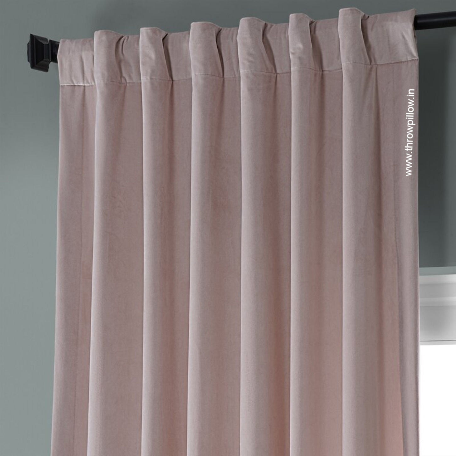Solid Curtain