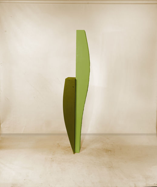 Metal garden sculpture