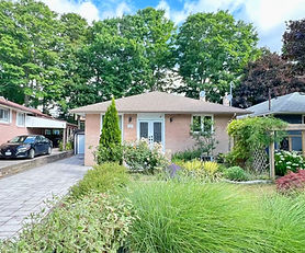 Stunning and Customized 2+1 Bedrooms Bungalow In Prestigious West Hill Area