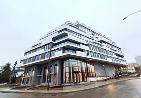 Bright & perfectly and well laid out 2 Bed Condo at Harhay's Kingsway Cresent 