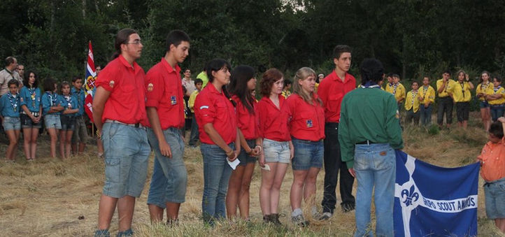 Foto ceremonia promesas Pioneros Grupo Scout Amorós