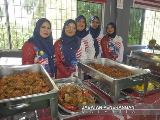 Hidangan, Tarian Etnik Cocos Sambut KMJG di Balung