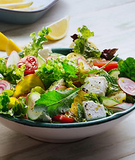 Beyaz peynir taze yeşil salata