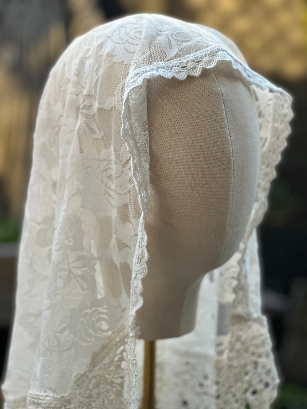 Thumbnail: Ivory Lace HC Veil