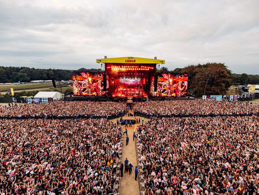 LEEDS FESTIVAL 2025 - SUNSHINE, SINGALONGS & A PINK PONY CLUB TAKEOVER