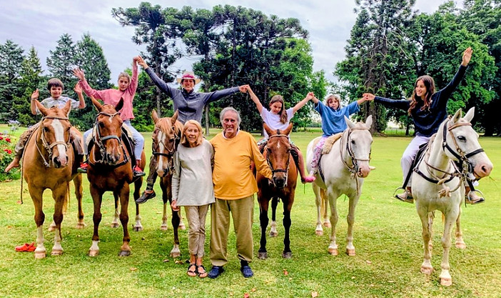 Familia Aguilar dueña del campo disfrutando un dia de campo